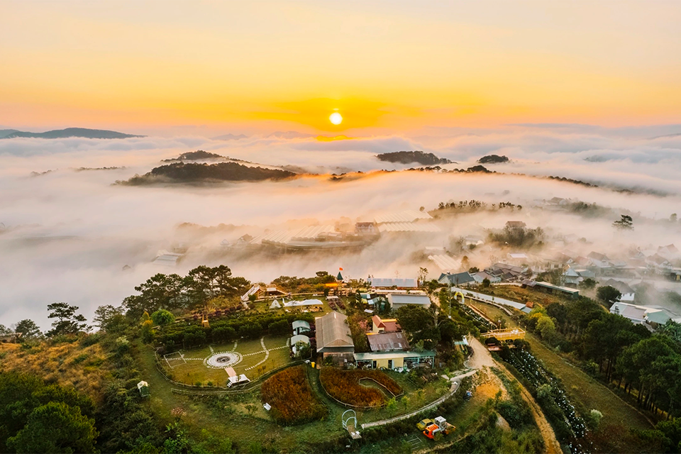 Top địa điểm du lịch ngắm cảnh ở Lâm Đồng: “Săn mây”, Chill và hít thở cả bầu trời cao nguyên