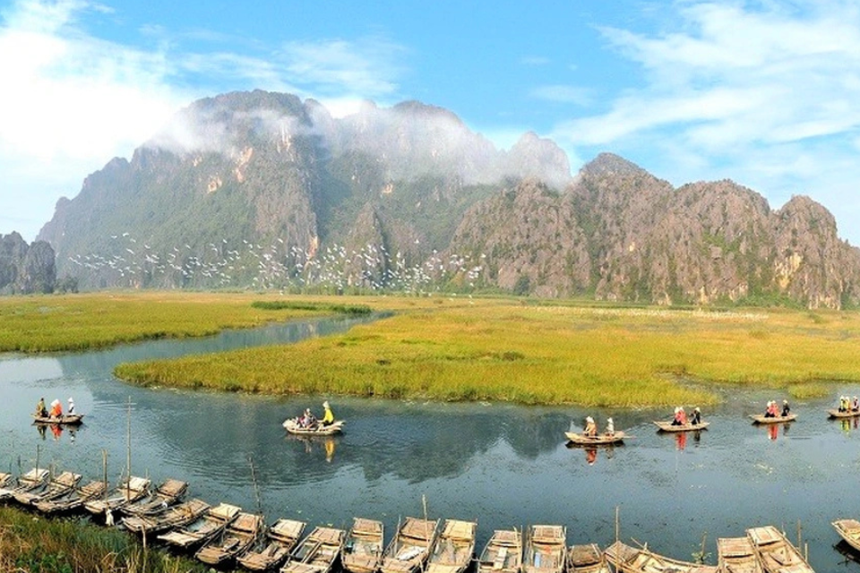 Du lịch Ninh Bình tháng 6,7: Khám phá cảnh sắc mùa hè yên bình, tươi mát