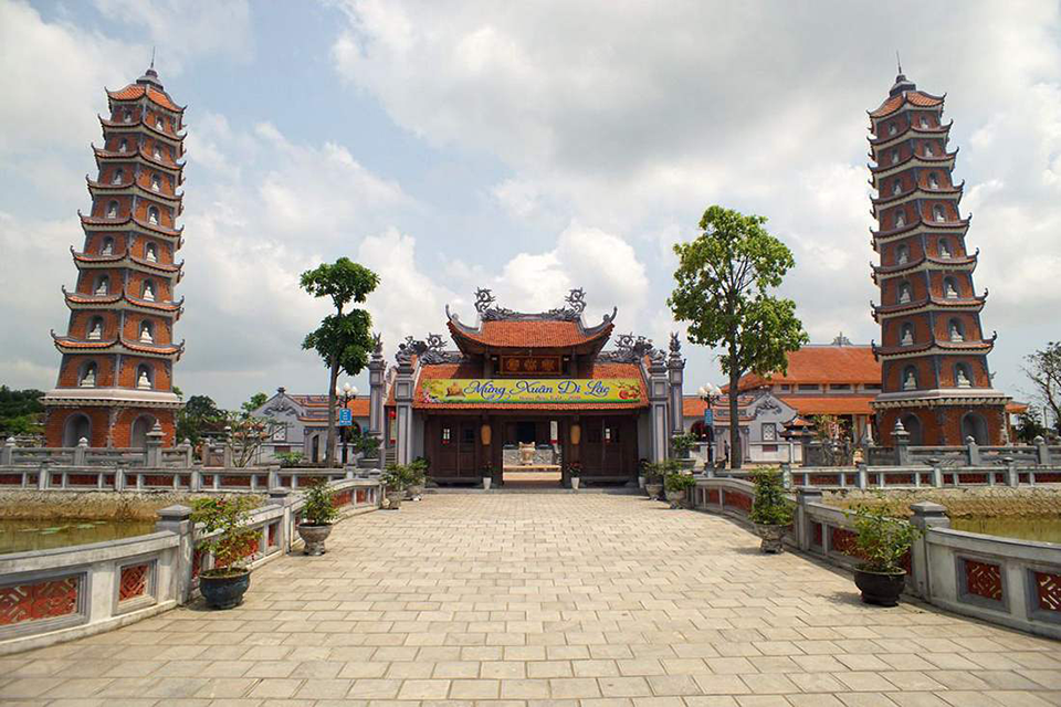 Hành trình xuyên Việt: Khám phá 5 ngôi chùa đẹp nổi tiếng ở Bắc Trung Bộ (Phần 6)