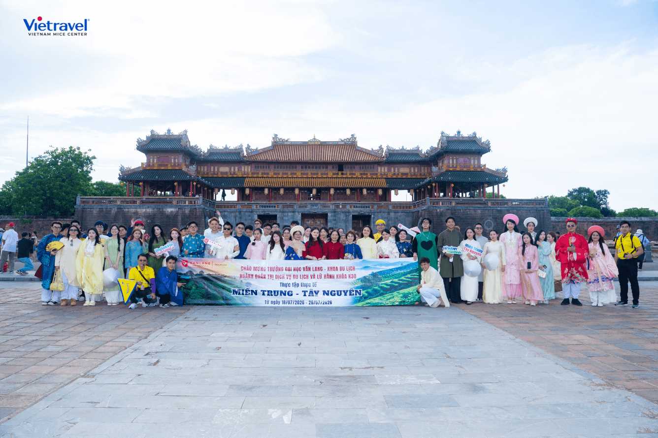 BỨT PHÁ BẢN LĨNH: SINH VIÊN ĐẠI HỌC VĂN LANG TRONG HÀNH TRÌNH THỰC TẾ CÙNG VIETRAVEL