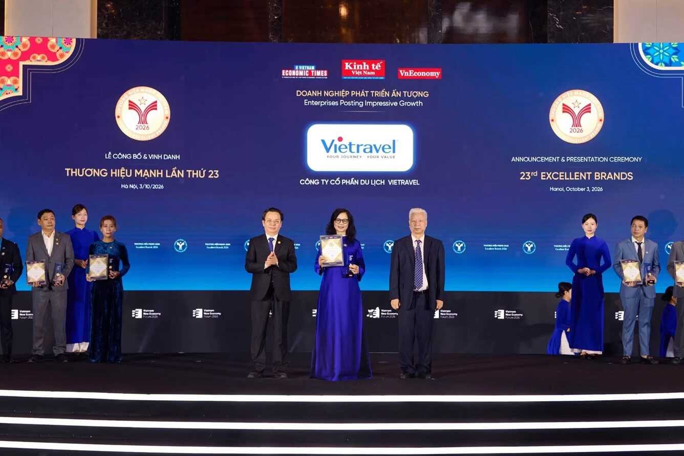 VIETRAVEL ĐƯỢC VINH DANH "DOANH NGHIỆP PHÁT TRIỂN ẤN TƯỢNG 2026"