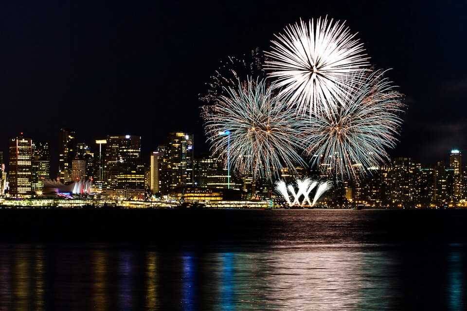 Đến Vancouver tham dự lễ hội ánh sáng lớn nhất thế giới