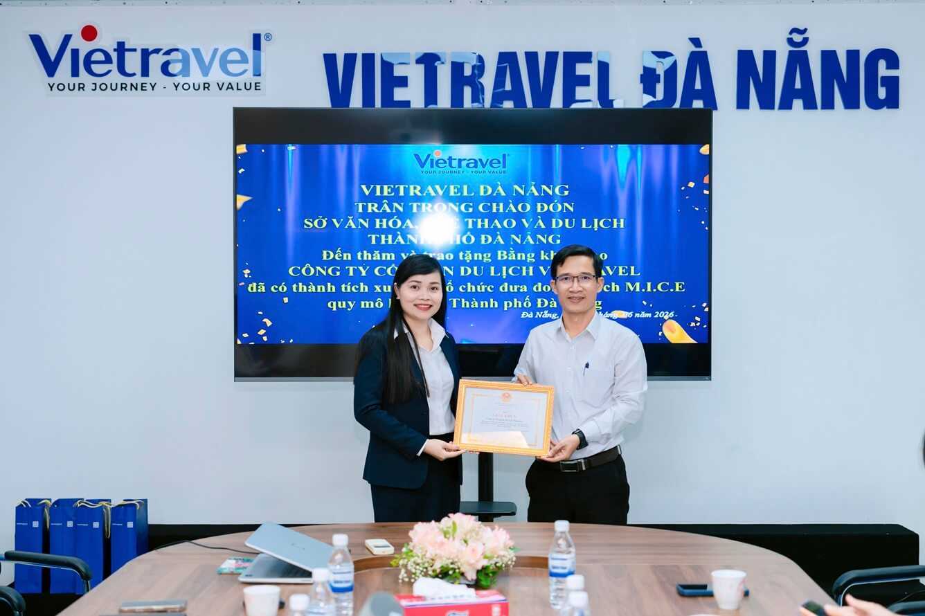 VIETRAVEL VINH DỰ ĐƯỢC SỞ VĂN HÓA, THỂ THAO VÀ DU LỊCH TRAO GIẤY KHEN  DOANH NGHIỆP XUẤT SẮC TRONG TỔ CHỨC ĐOÀN KHÁCH DU LỊCH MICE QUY MÔ LỚN ĐẾN ĐÀ NẴNG